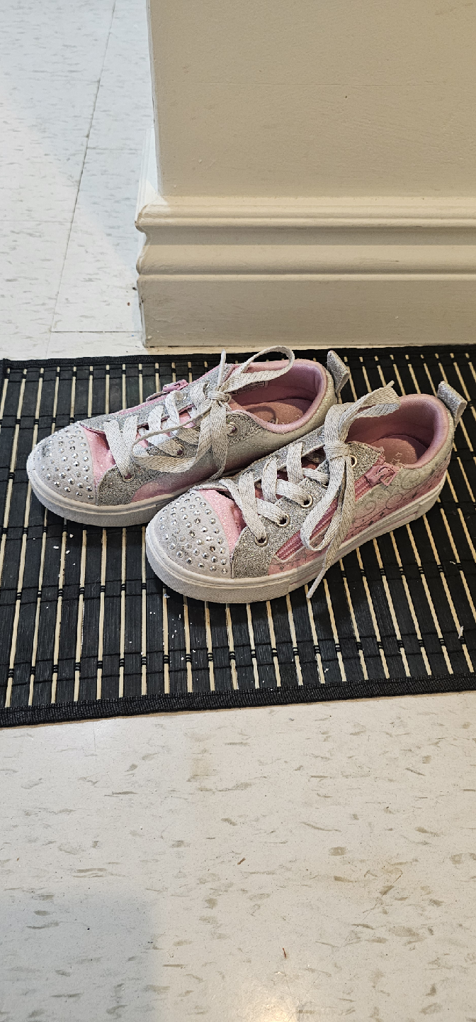 Skechers Twinkle Toes Size 13.5 Kids Shoes - photo 2