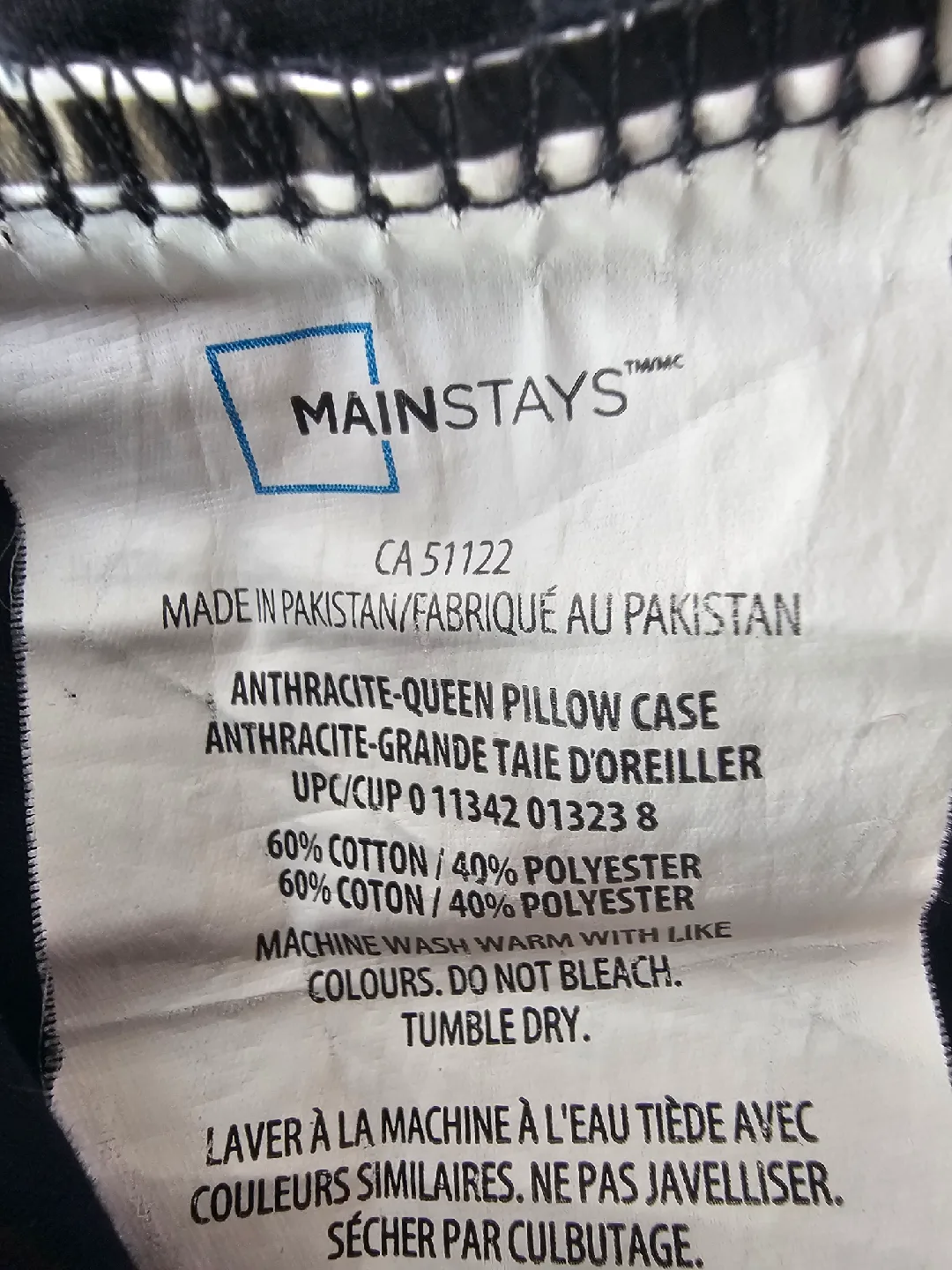 🥕 Mainstays Anthracite Queen Fitted Sheet and two pillow cases image indicator(3)