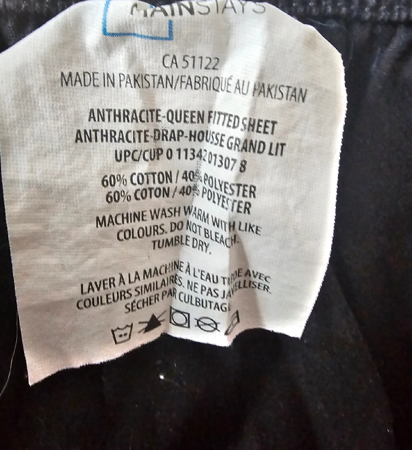 🥕 Mainstays Anthracite Queen Fitted Sheet and two pillow cases image indicator(4)