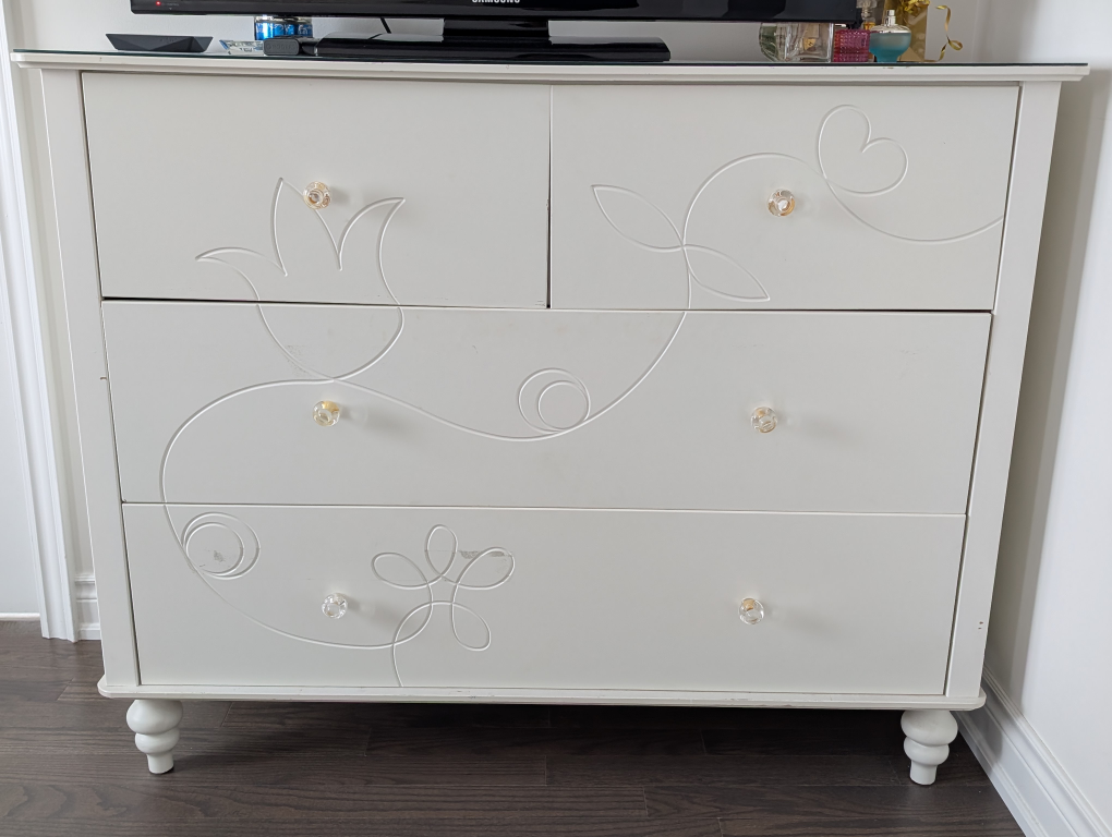 White 4-Drawer Dresser with Glass Top
