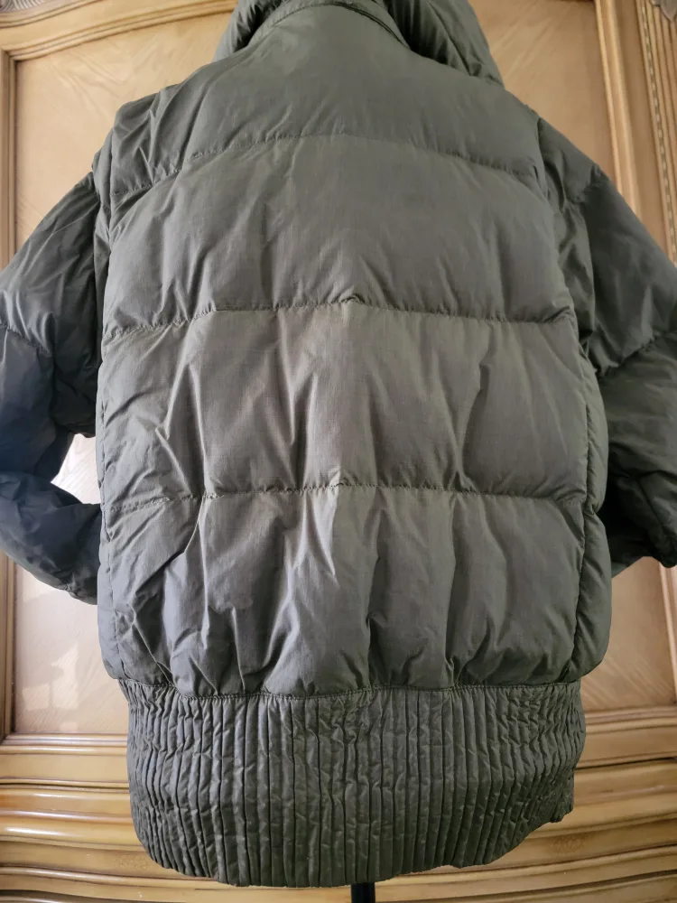 Nike Olive Green Puffer Jacket - Size L image indicator(3)