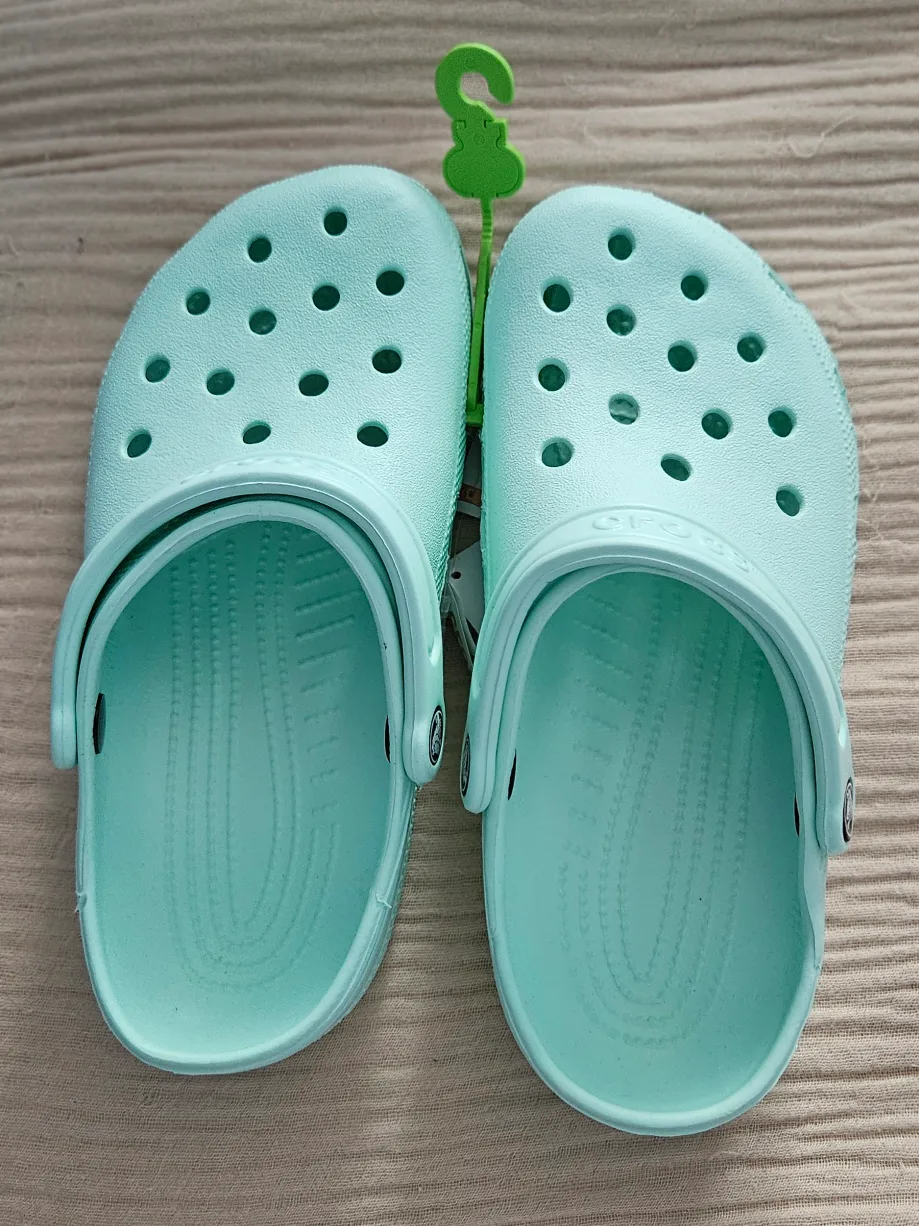 New Unisex Crocs Classic Clog W7, M5 thumbnail