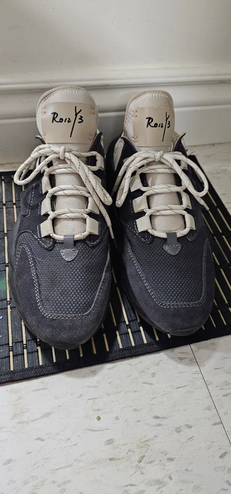 Y-3 Rōzu 'Black/White' Sneakers - Size 9 image indicator(2)