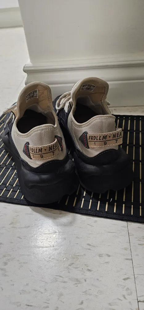 Y-3 Rōzu 'Black/White' Sneakers - Size 9 image indicator(3)