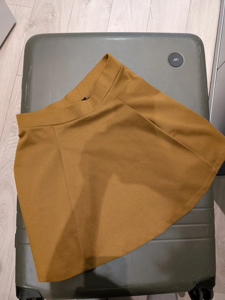 yellow mini skirt - Size S thumbnail