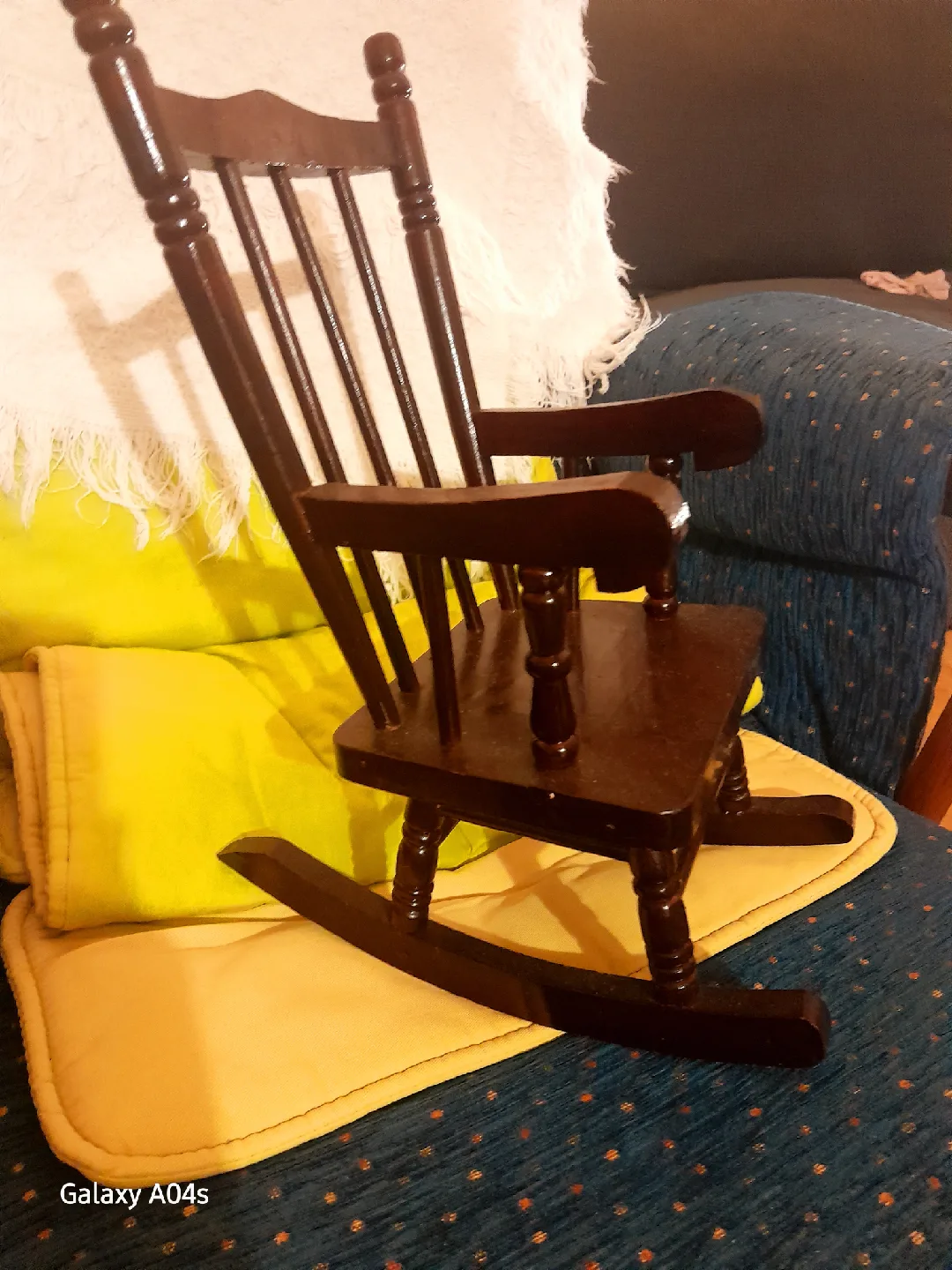 Dark Brown Wooden Rocking Chair+🥕 image indicator(2)