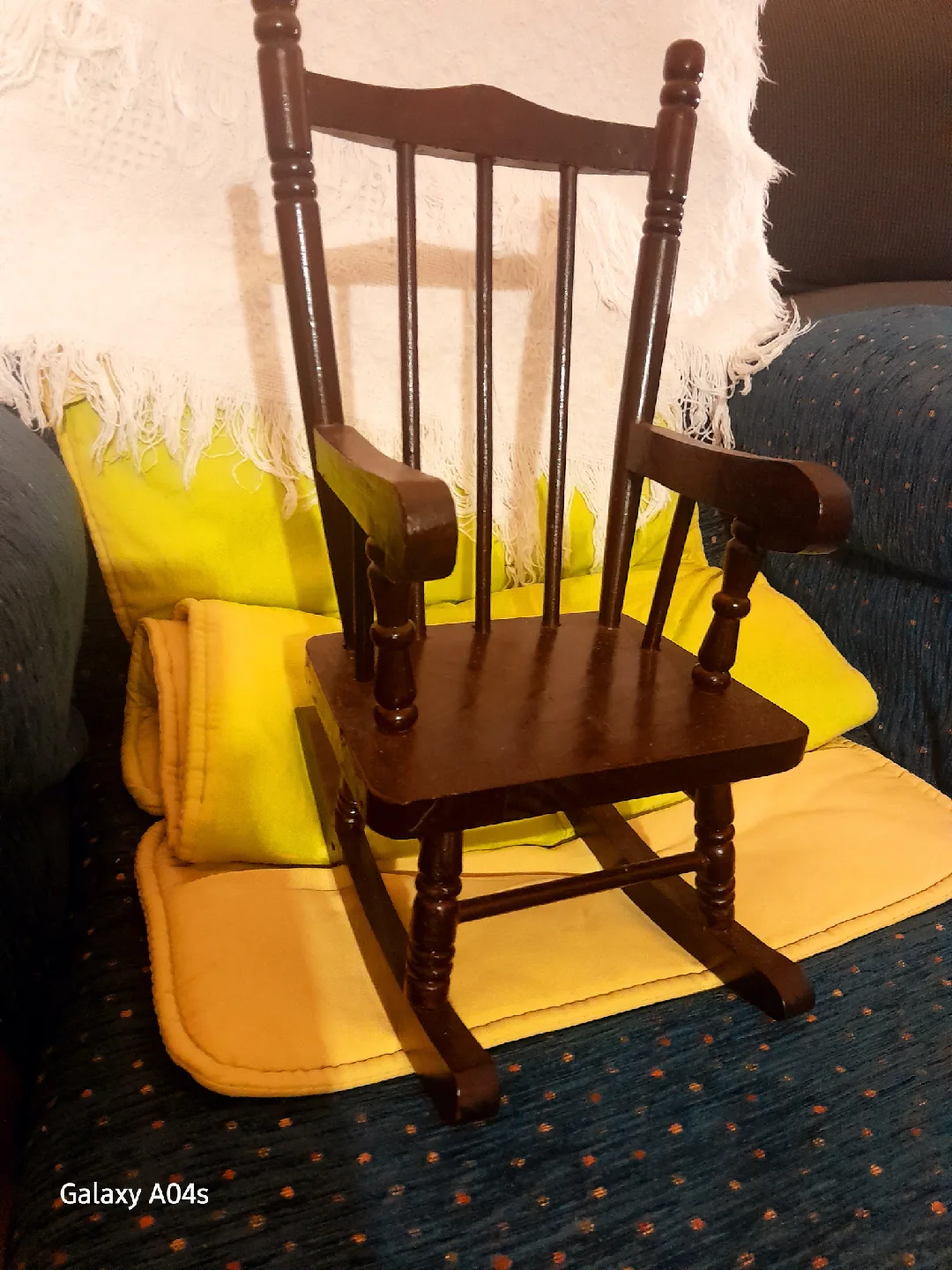 Dark Brown Wooden Rocking Chair+🥕 image indicator(3)