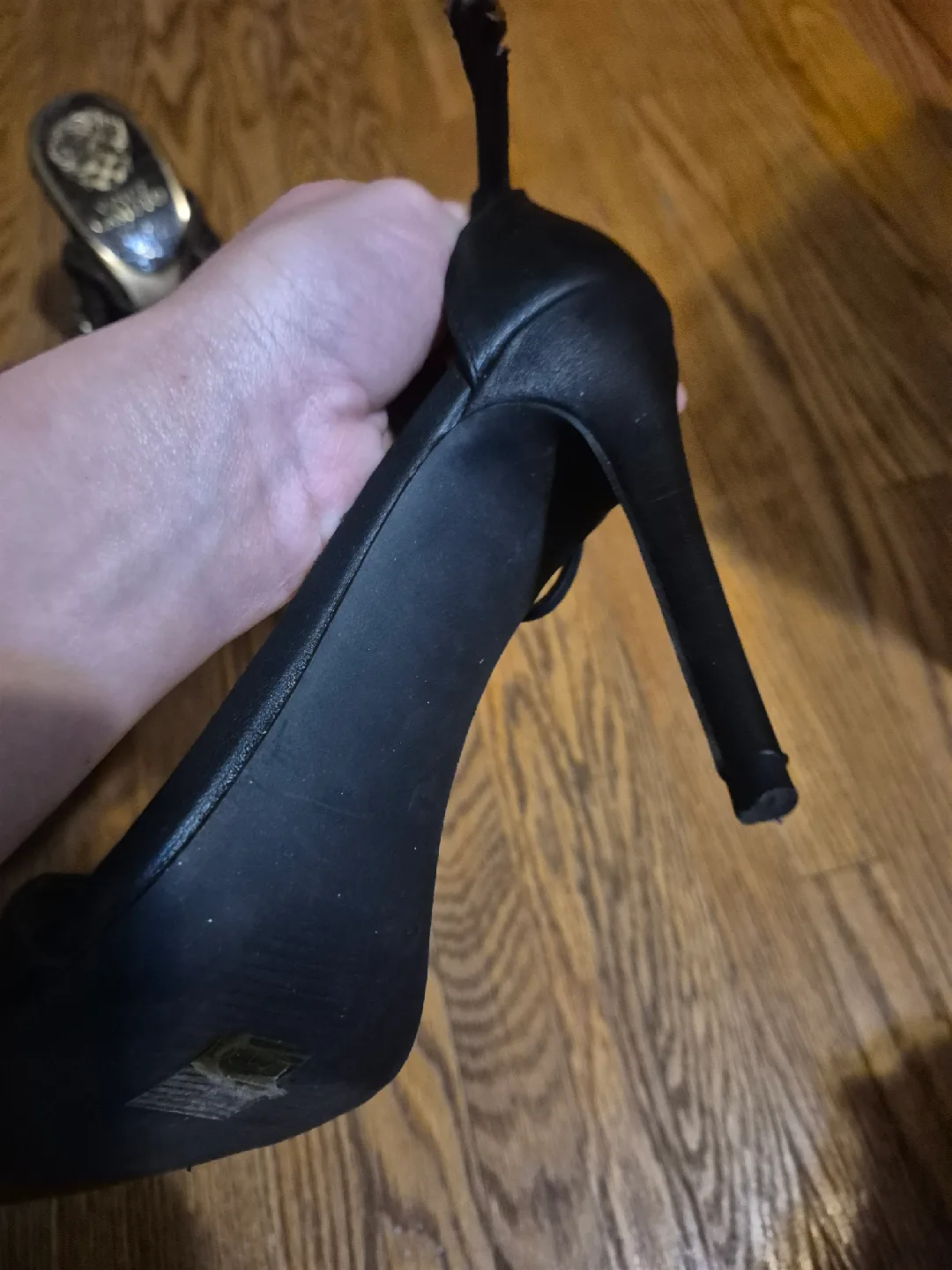 Le Chateau Black Heels Size 8 image indicator(2)