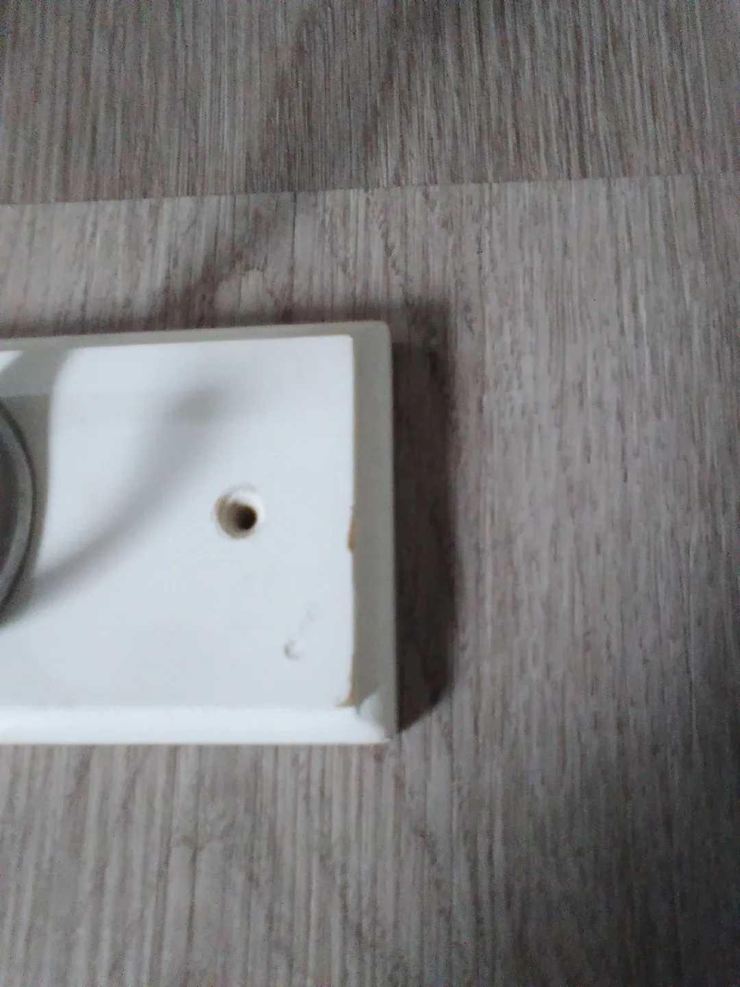 White Coat Rack with 4 Hooks 🥕 image indicator(4)