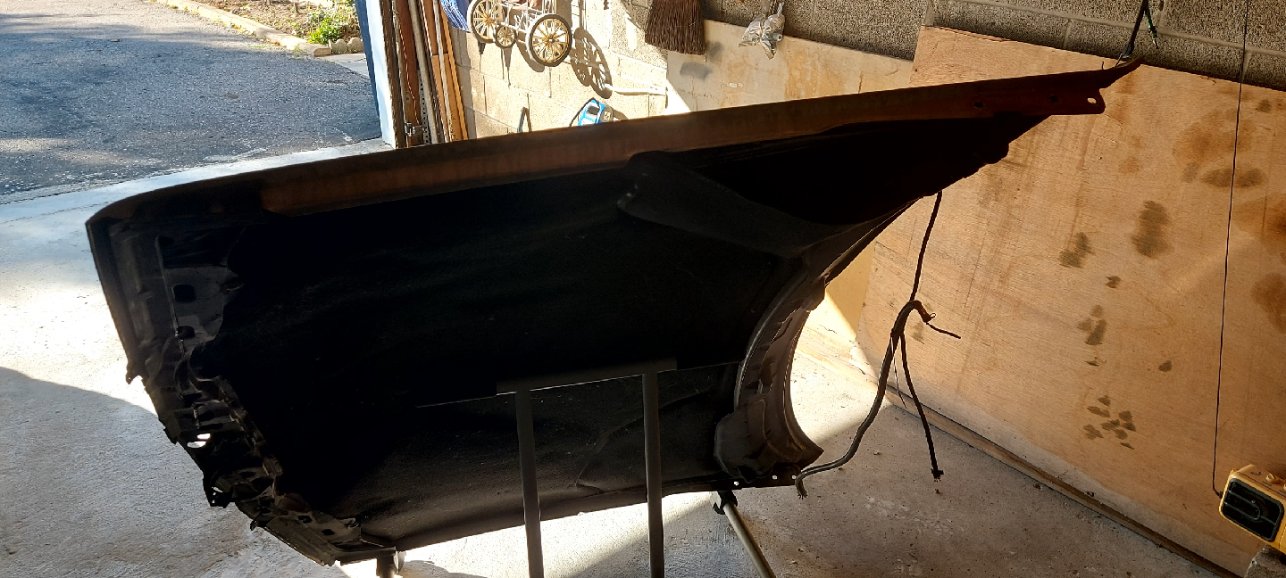 Mercedes front hood W124 - photo 3