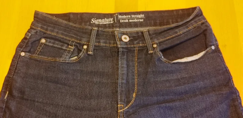 Signature Levi Strauss & Co. Jeans image indicator(8)