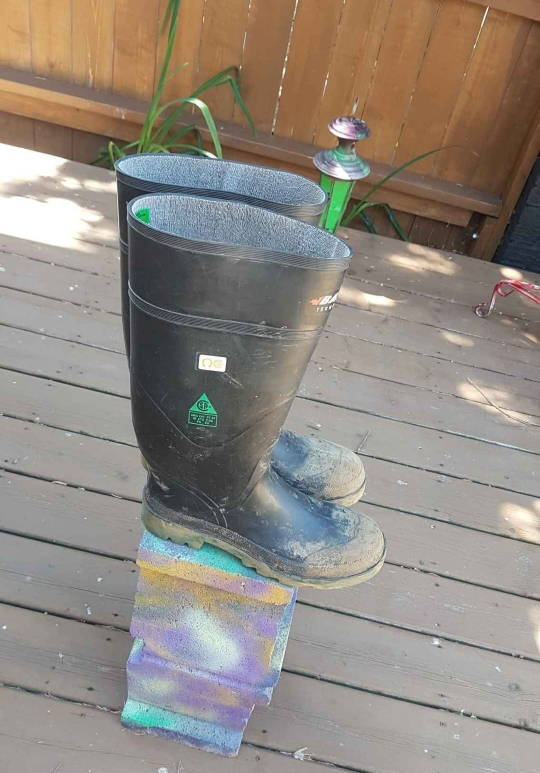Baffin composite toe rubber work boot size 9 - photo 2
