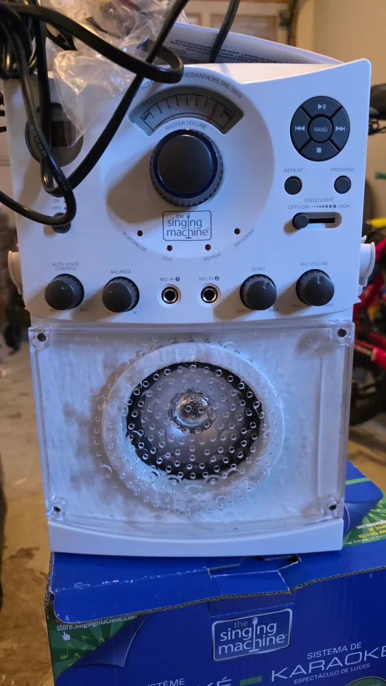 The Singing Machine Karaoke SML385W image indicator(2)