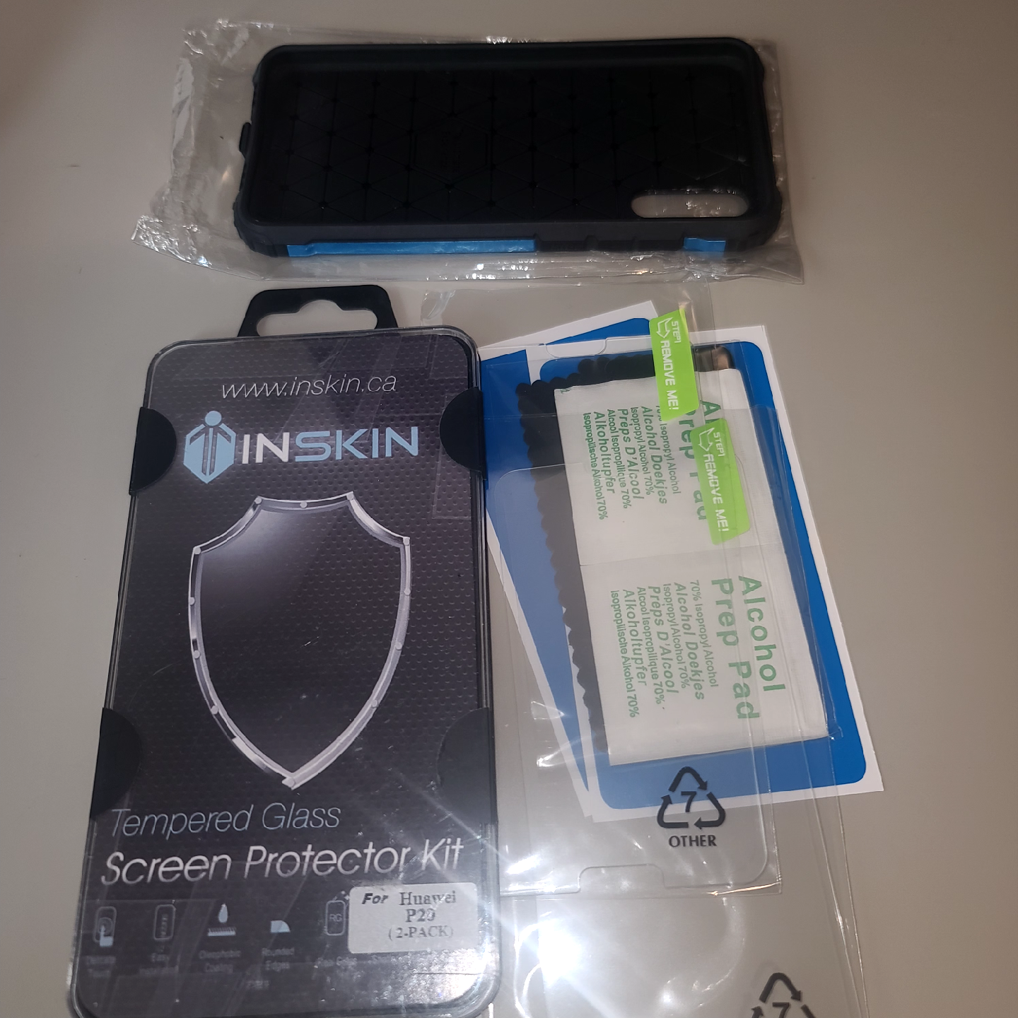 Brand new ✨️🇨🇦Huawei P20, Screen Protector, and Phone Case - photo 4