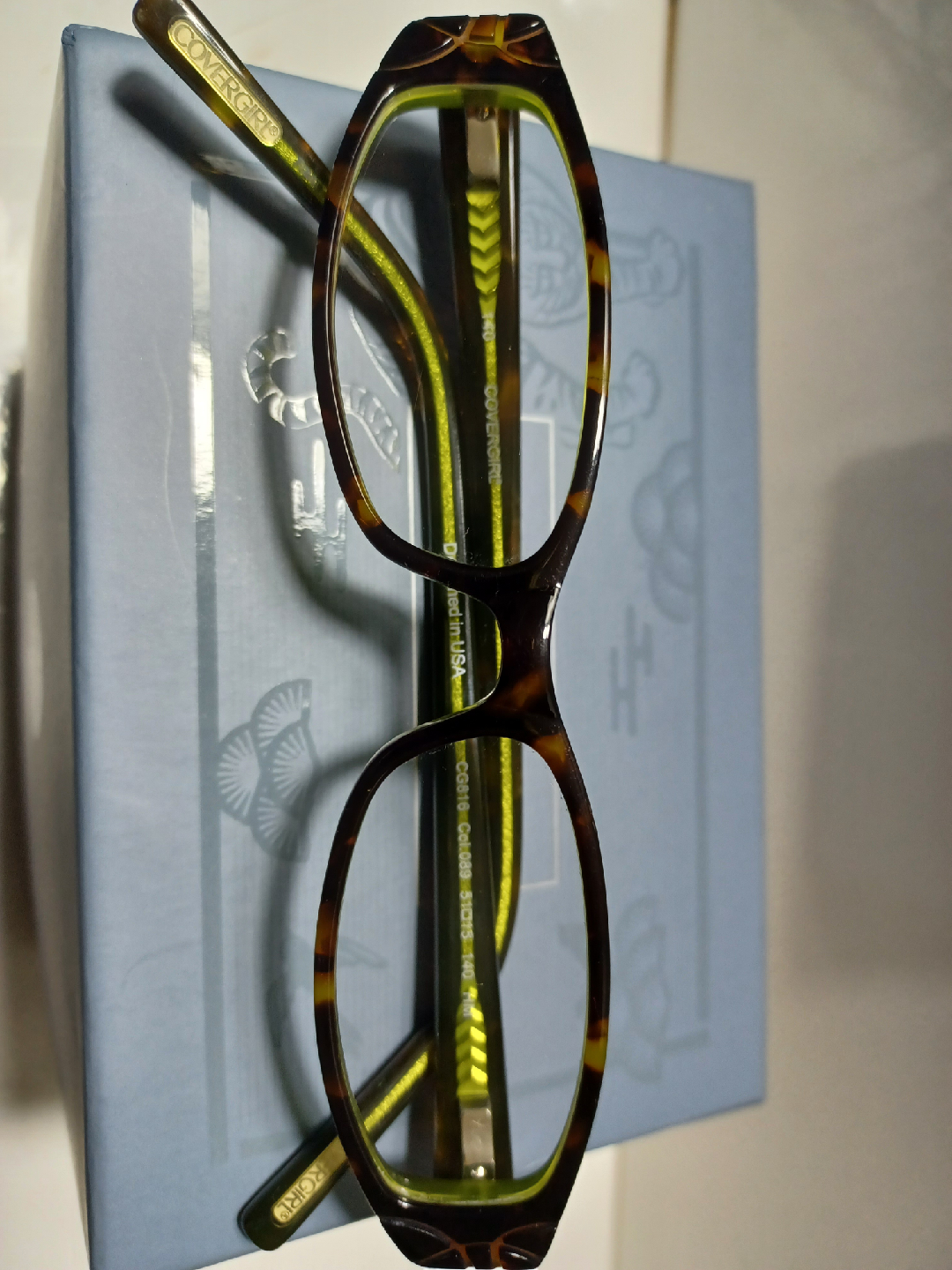 COVERGIRL 0816 green  51 15 140 Gently used