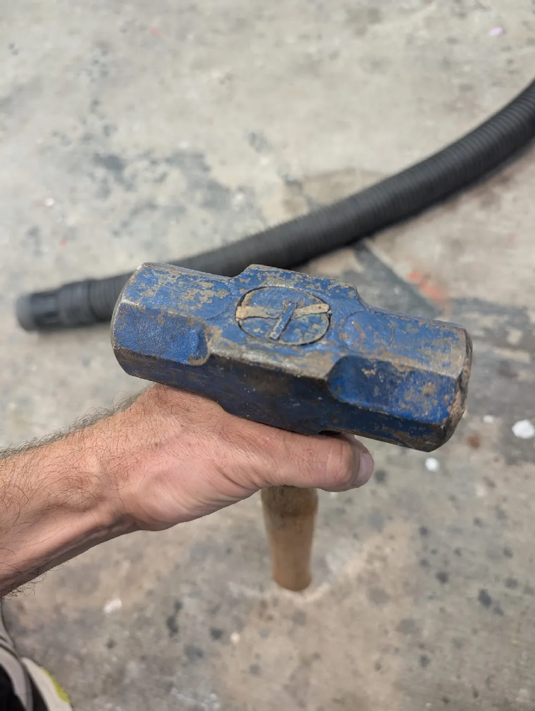 Heavy Duty Sledge Hammer - 4 LBS image indicator(3)