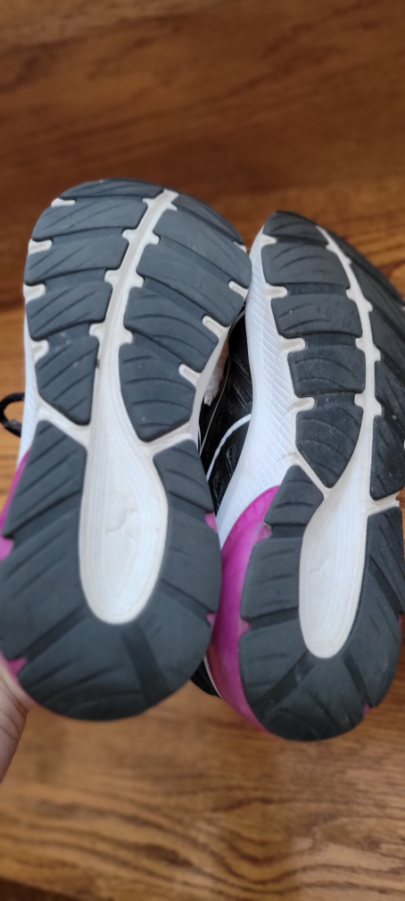 Puma Running Shoes - Size 8 - photo 4