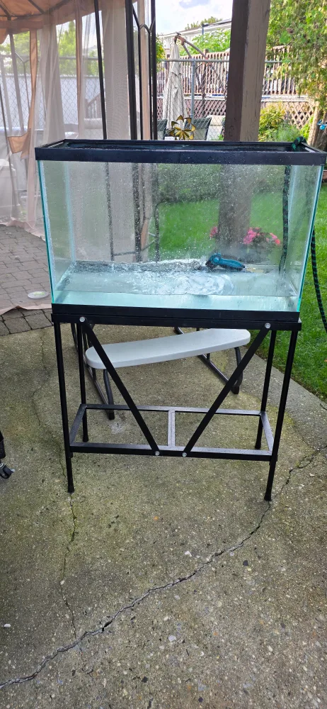 30 gallon. Aquarium with Stand and Accessories image indicator(7)