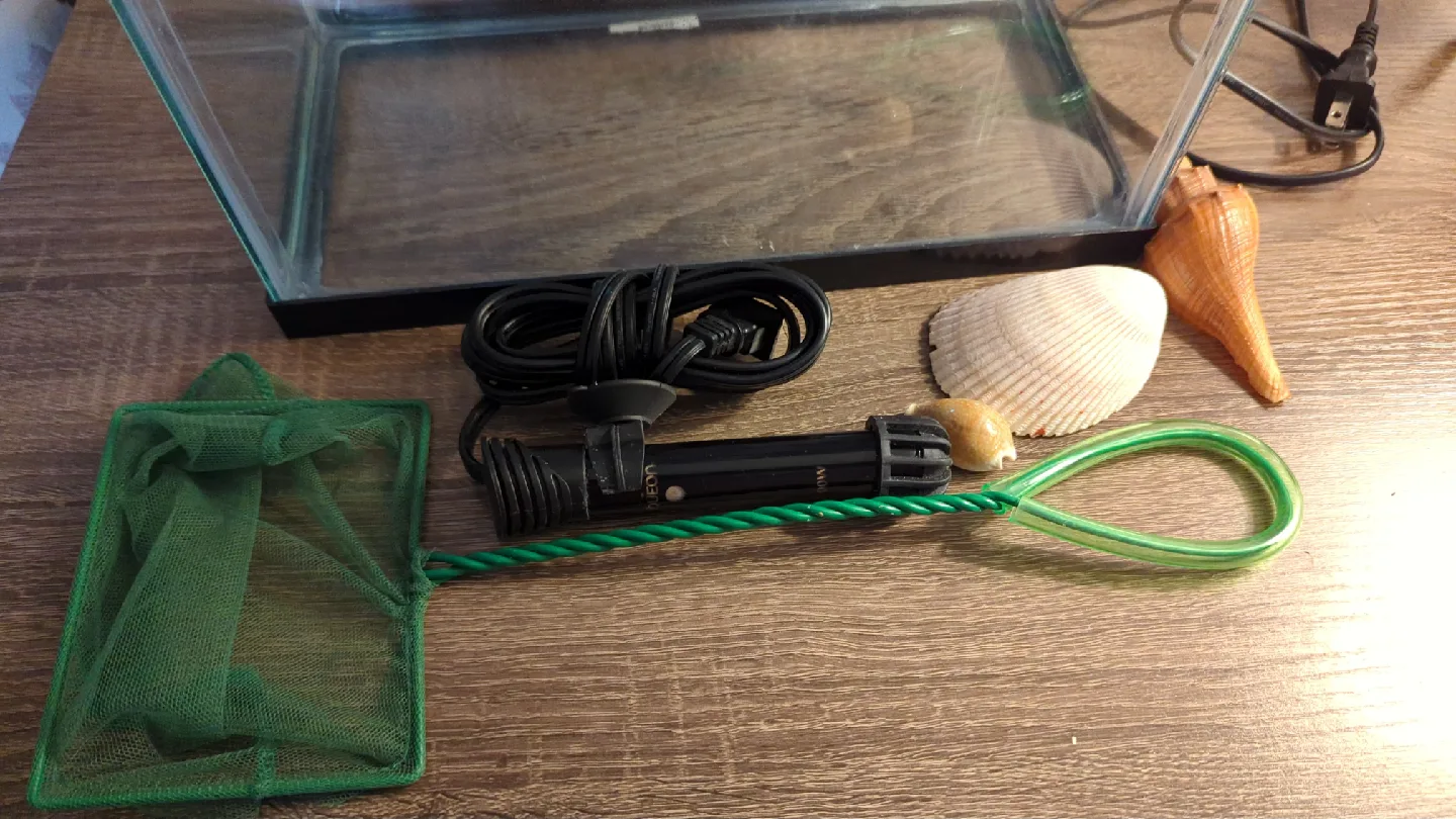 2.5 gal Aquarium Tank with Accessories image indicator(3)