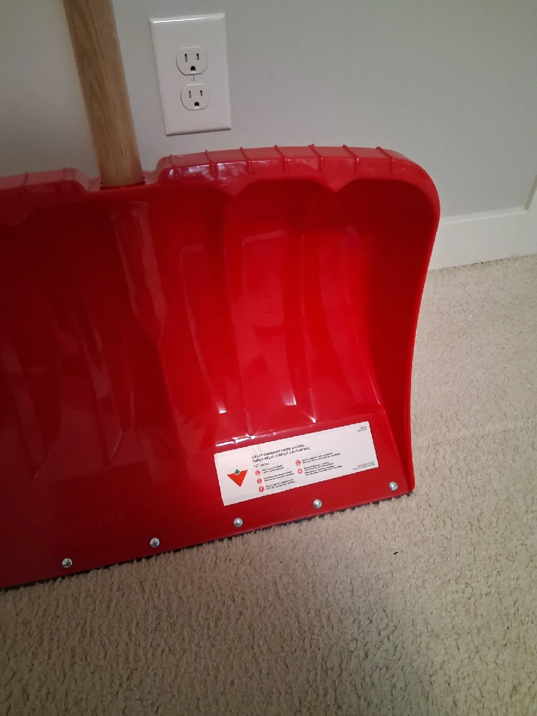 Canadian Tire Snow Shovel thumbnail
