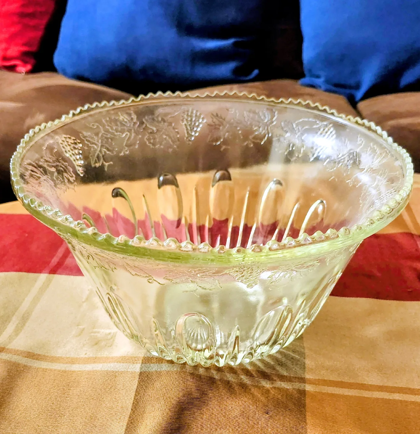 Vintage Clear Glass Punch Bowl with Grape Design thumbnail