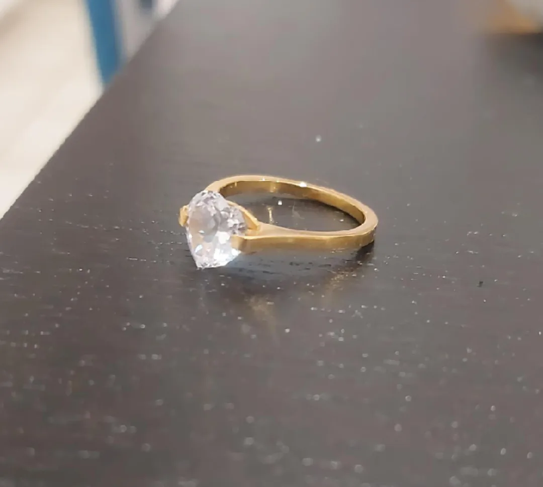 Gold Ring with Heart-Shaped Stone thumbnail