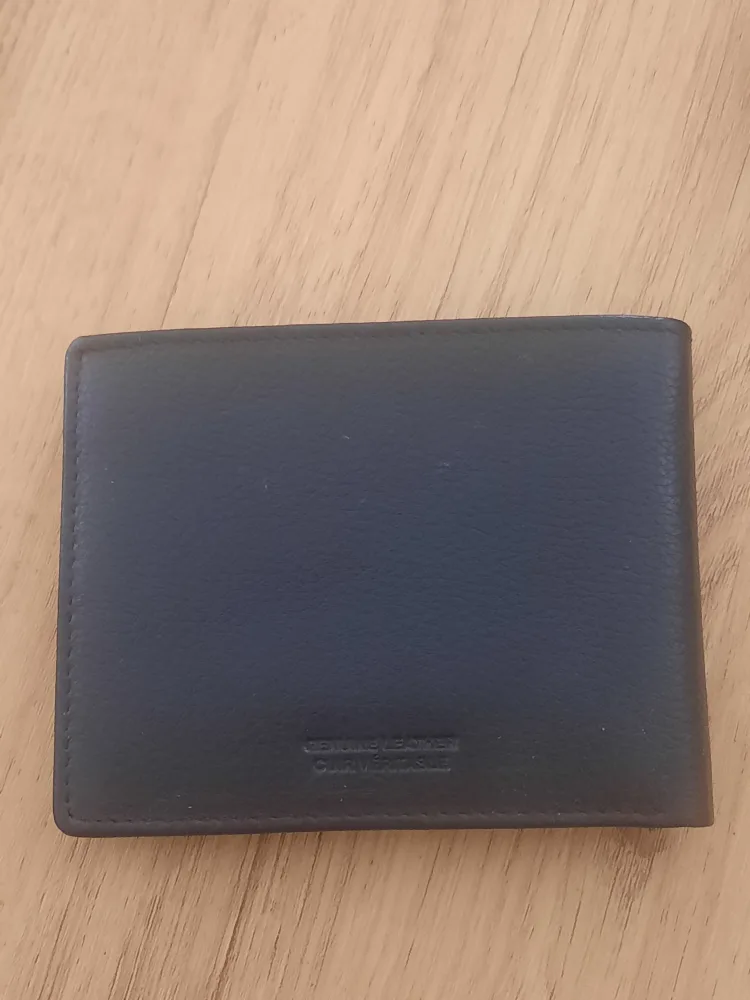 Black Leather Wallet pick up only image indicator(7)