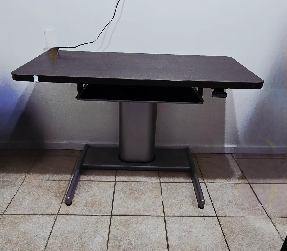 Steelcase Airtouch Adjustable Standing Desk image indicator(3)