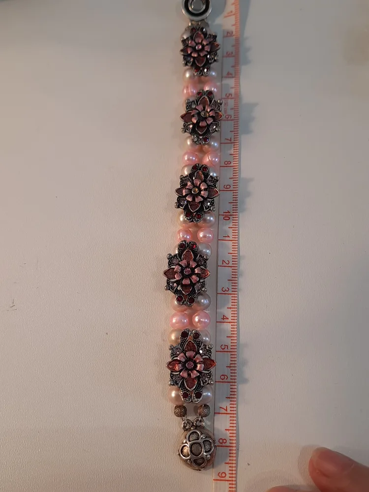 real pearl and Floral Bracelet image indicator(4)