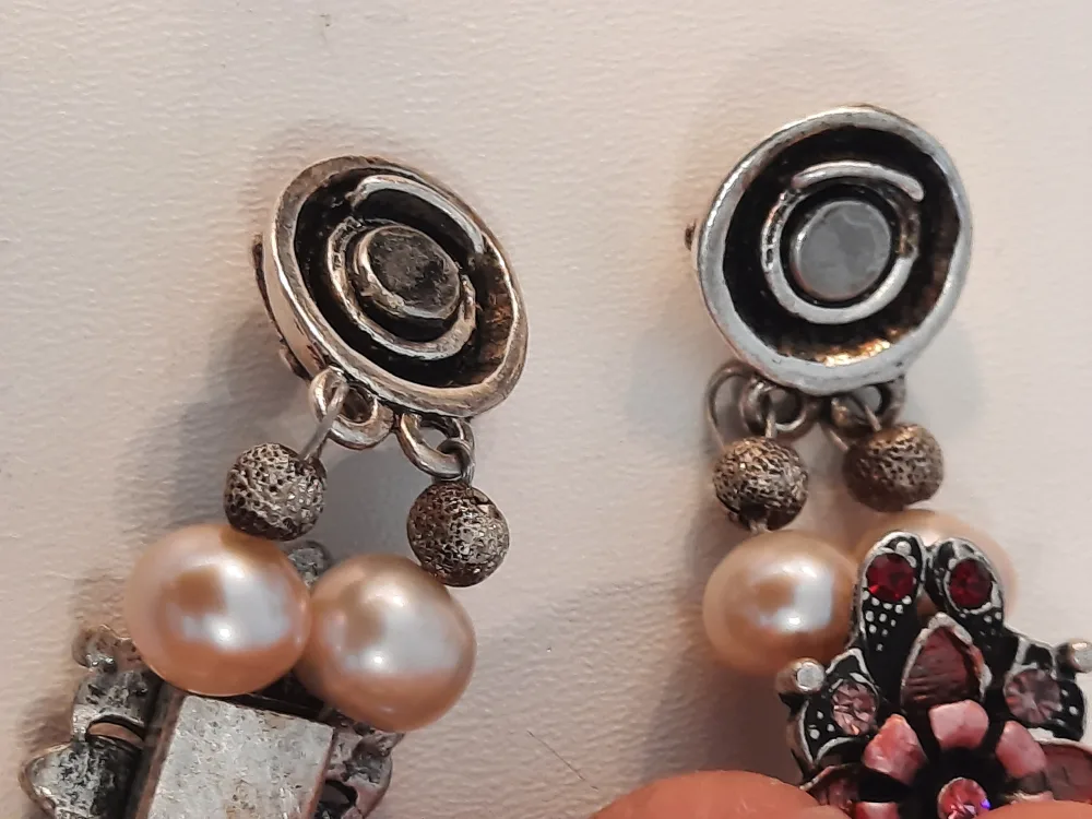 real pearl and Floral Bracelet image indicator(5)