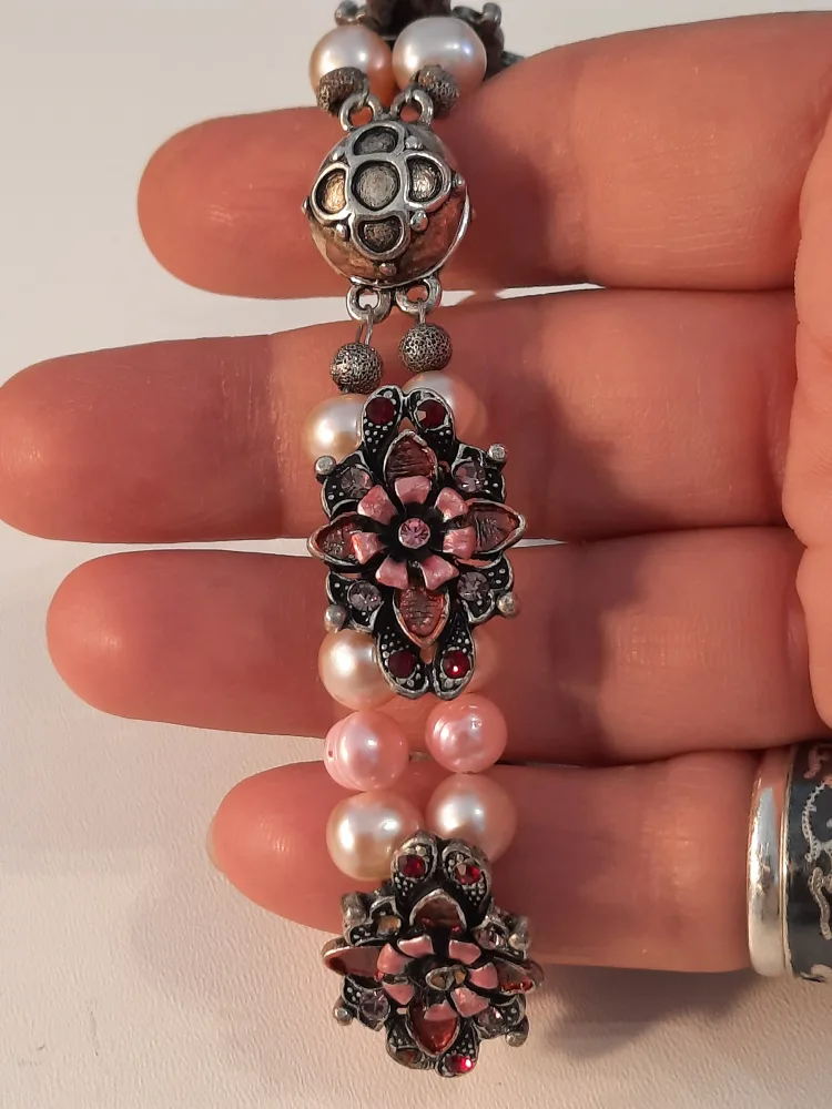 real pearl and Floral Bracelet image indicator(7)