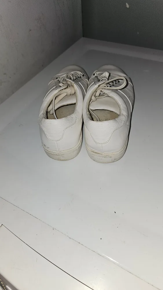 White Leather Sneakers image indicator(2)