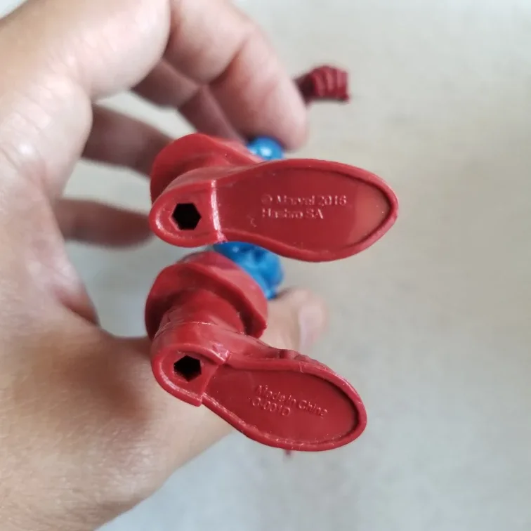 Marvel Legends Captain America Action Figure, 2016 image indicator(5)