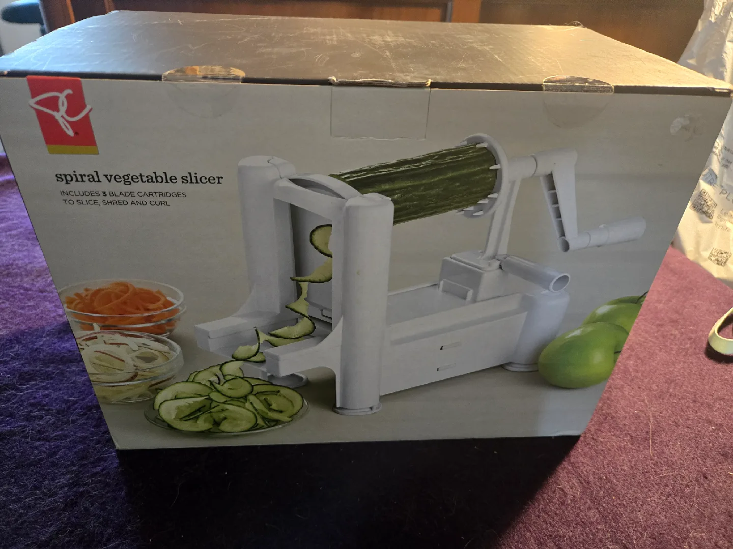 President's Choice Spiral Vegetable Slicer - New in Box! image indicator(3)