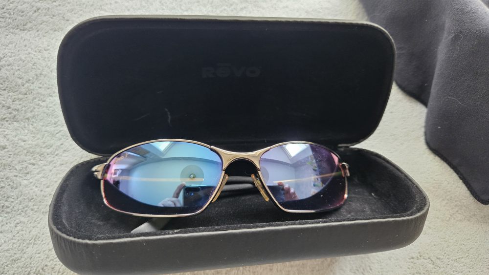 Revo Sunglasses with Case - photo 4