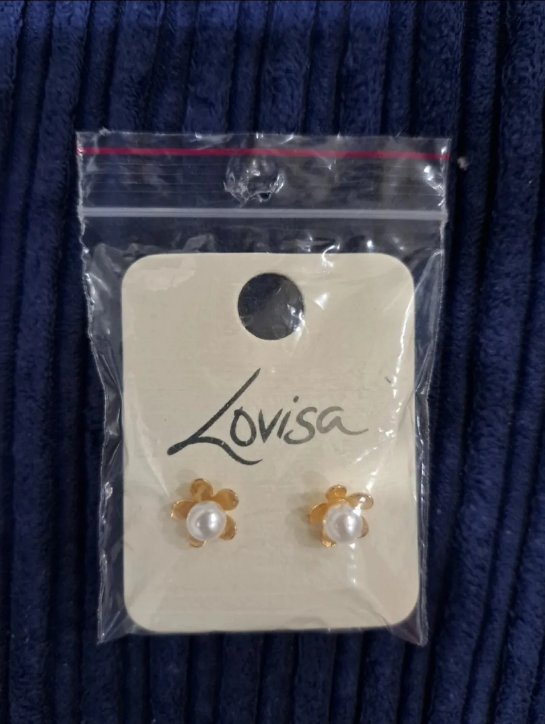 Lovisa Flower Pearl Stud Earrings - New image indicator(2)