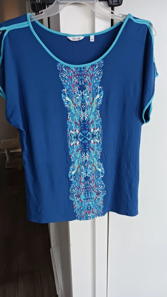 Reitmans Blue Patterned Top - Size M thumbnail
