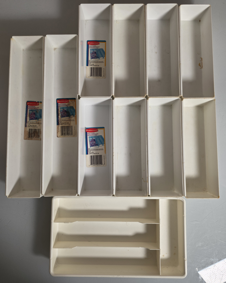 Vintage Rubbermaid Drawer Organizers - photo 2