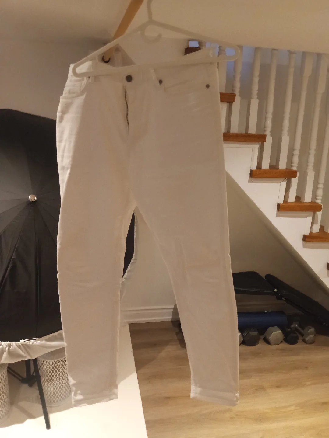 H&M White Jeans - US Size 33 x 32 image indicator(5)