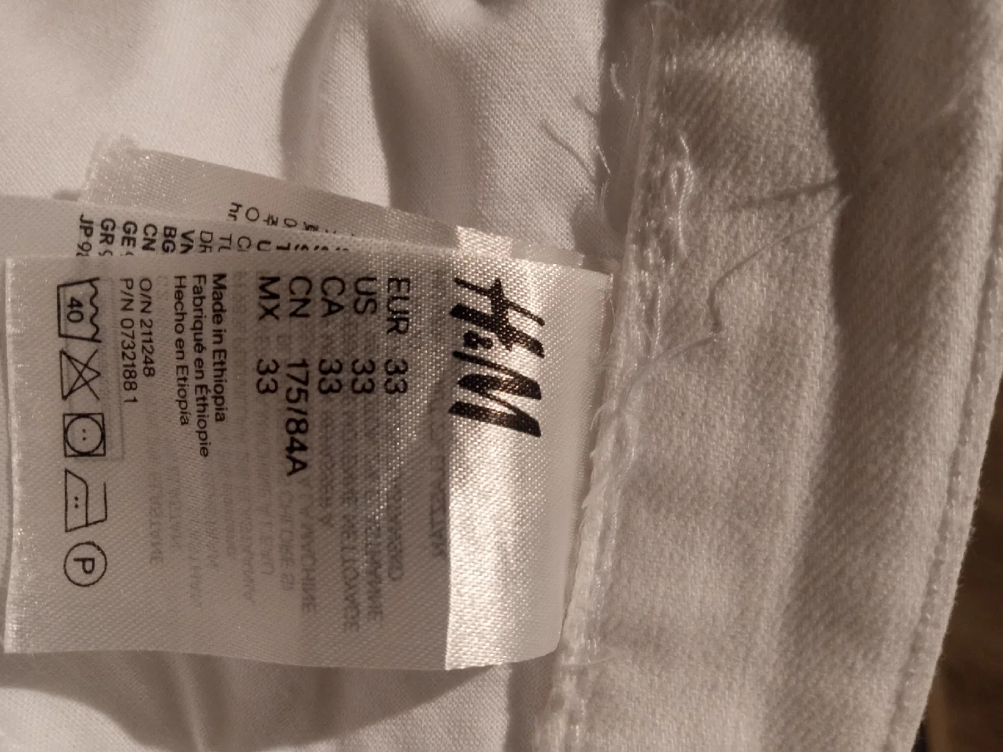 H&M White Jeans - US Size 33 x 32 image indicator(7)