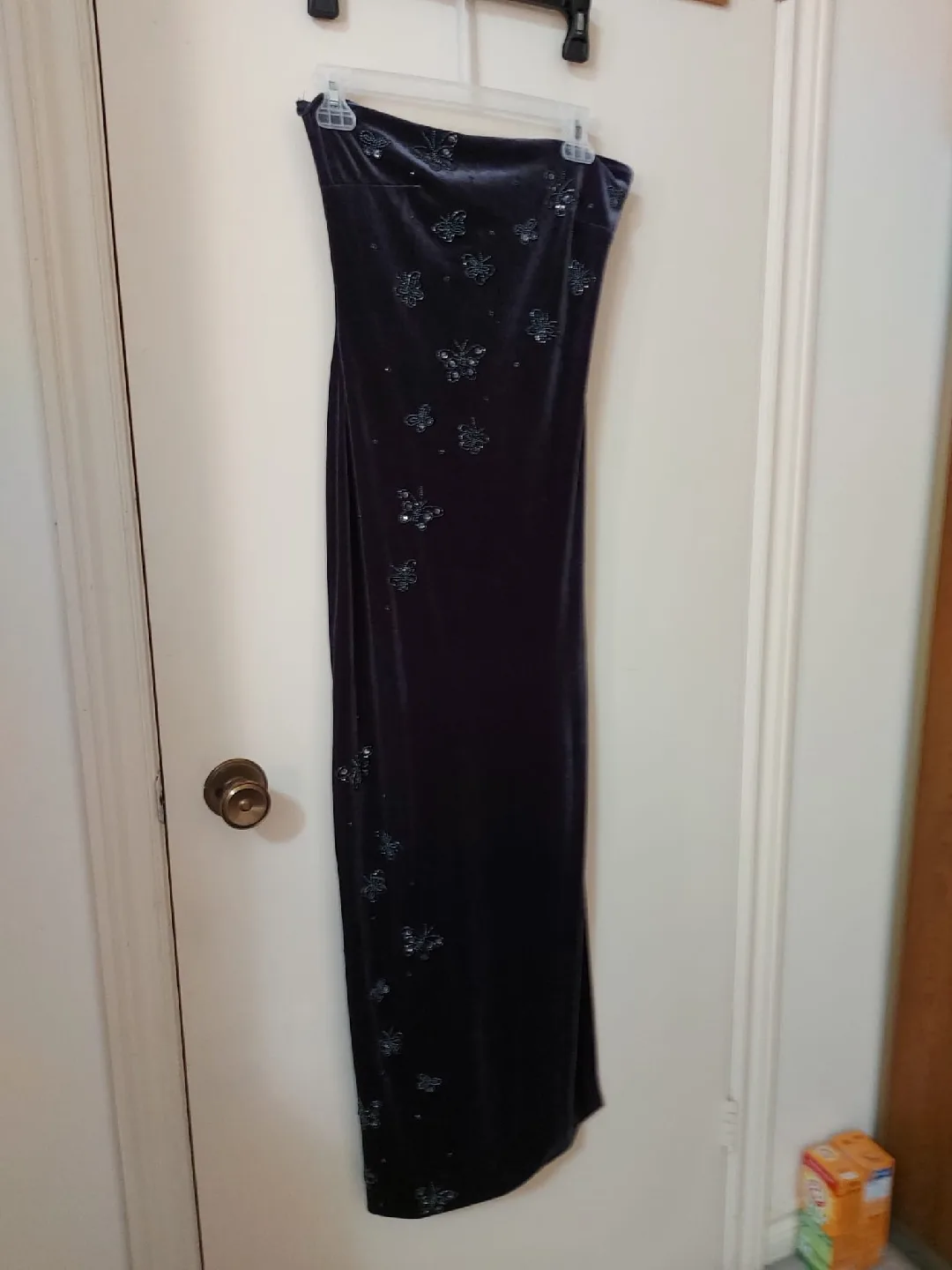 Assorted dresses and cardigan image indicator(2)