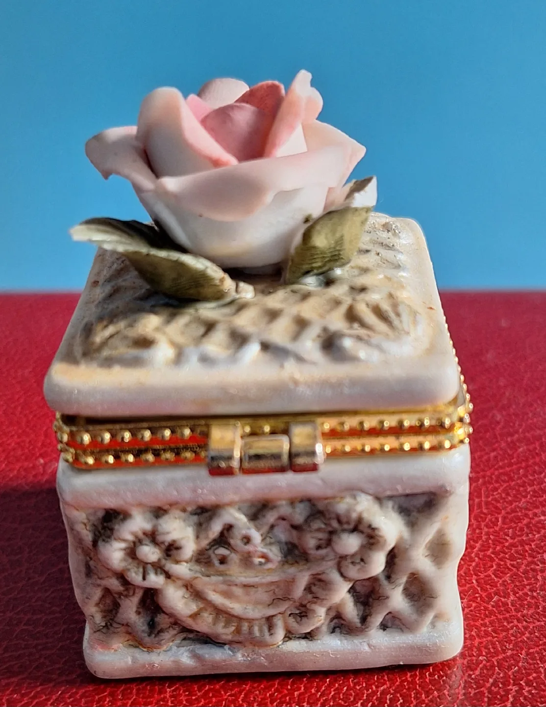 Vintage Rose Trinket Box image indicator(3)