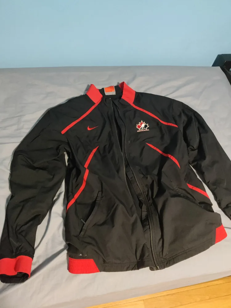 Nike Team Canada Jacket, Size L thumbnail