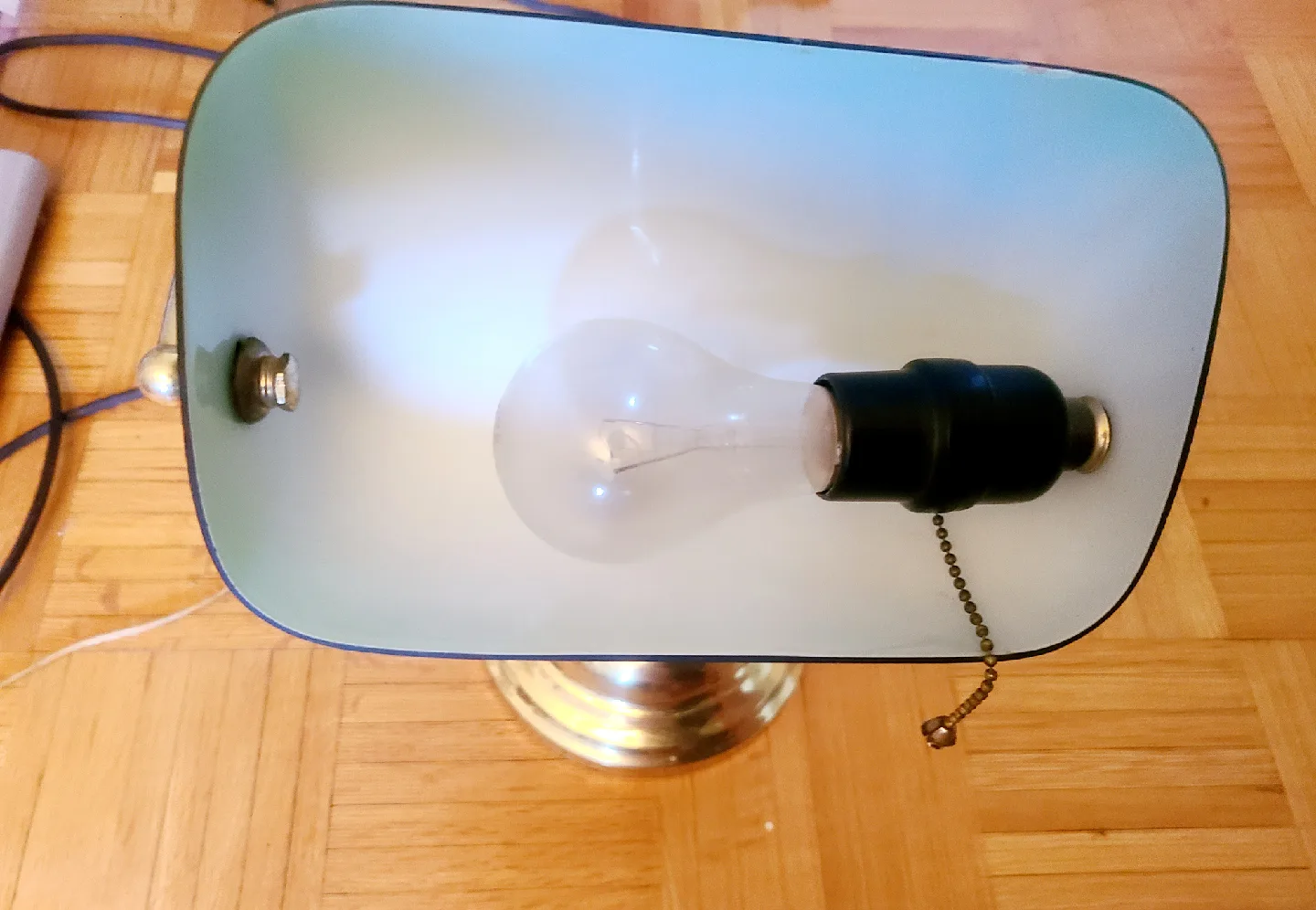 Free READ Ad.Banker's Lamp - Green Glass & Brass Finish image indicator(2)