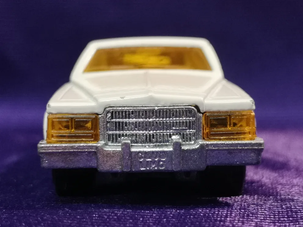 Majorette ~ Cadillac Limousine ~ White thumbnail