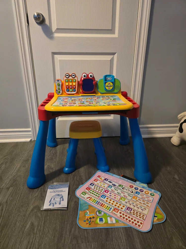 VTech 2-in-1 Activity Desk thumbnail