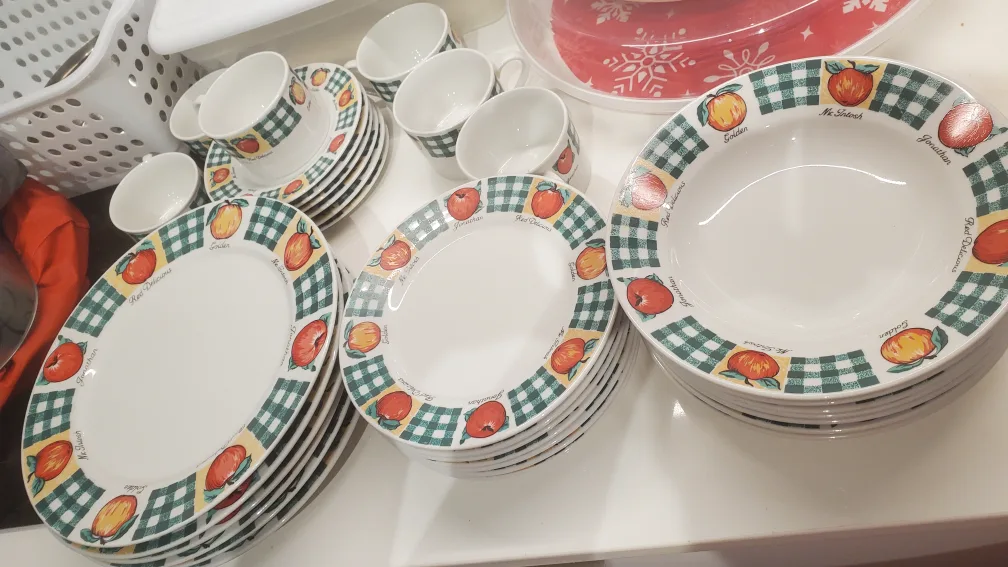 Vintage Apple Orchard Dinnerware Set thumbnail