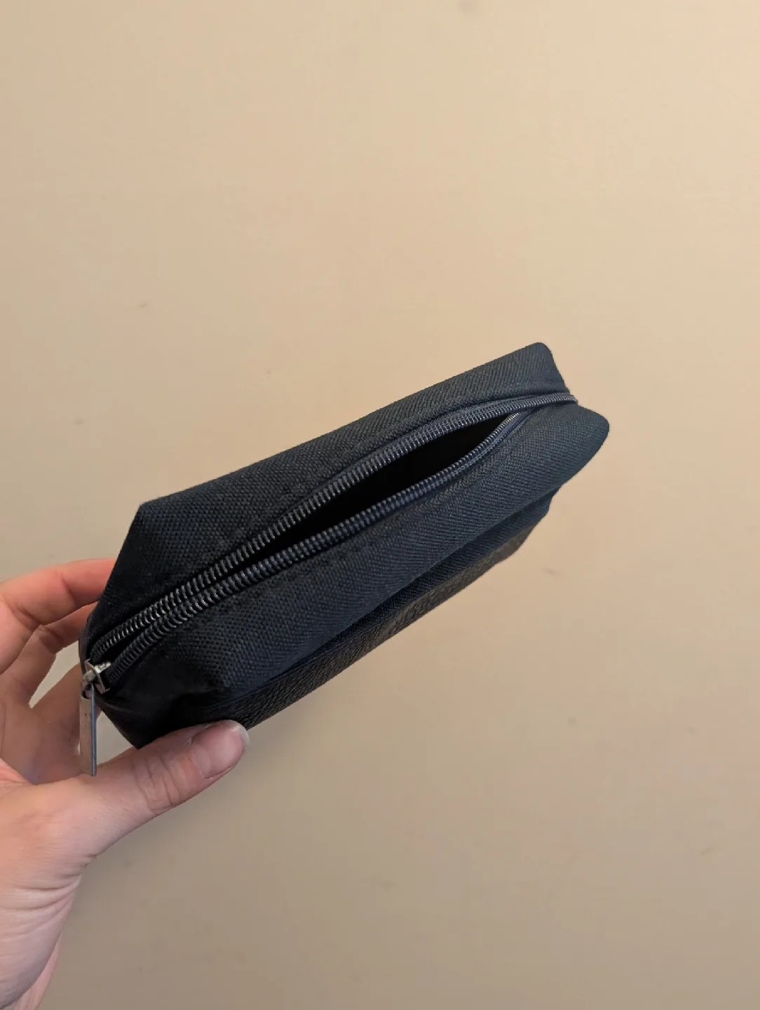 Matt & Nat Navy Blue Pouch image indicator(3)