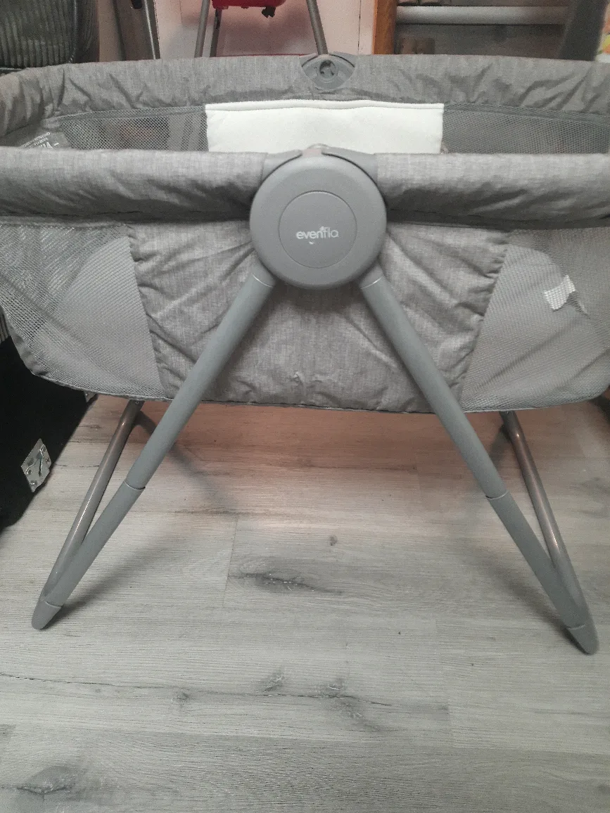 Evenflo Bassinet Soothing Rocker Grey image indicator(2)