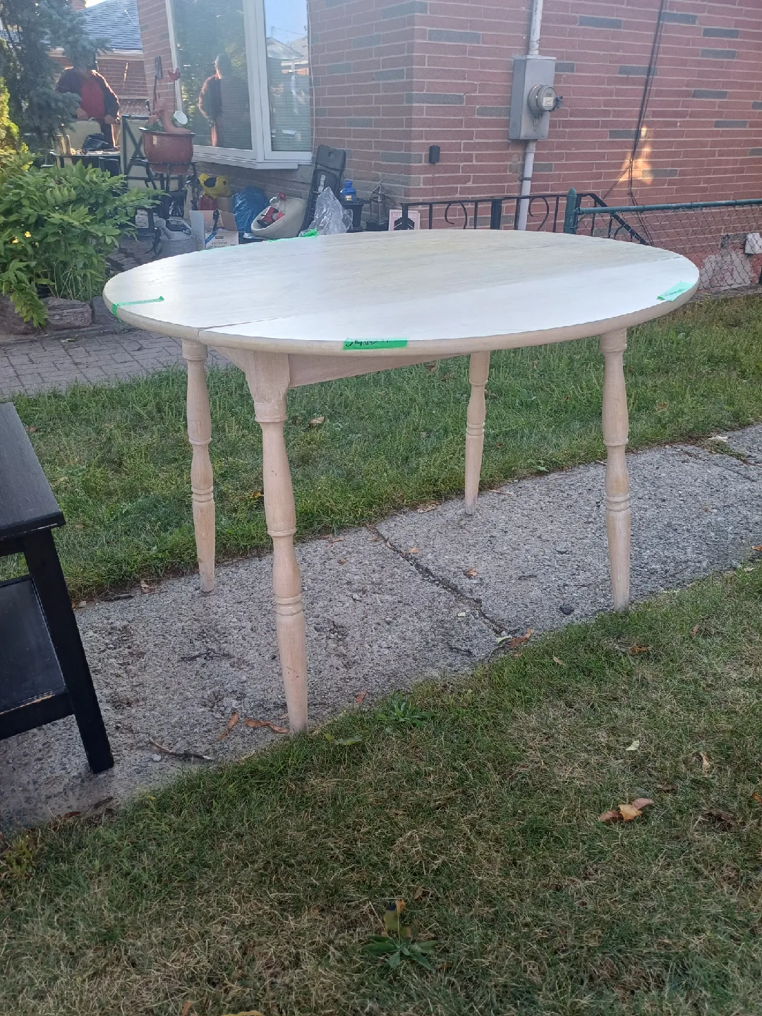 🥕 Round Wooden Dining Table 🥕 40" diameter image indicator(3)